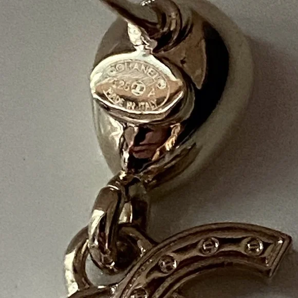 Chanel Gold and Crystal tear drop small Earrings - Picture 2 of 5